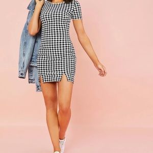 Short sleeve M-slit hem Buffalo plaid dress